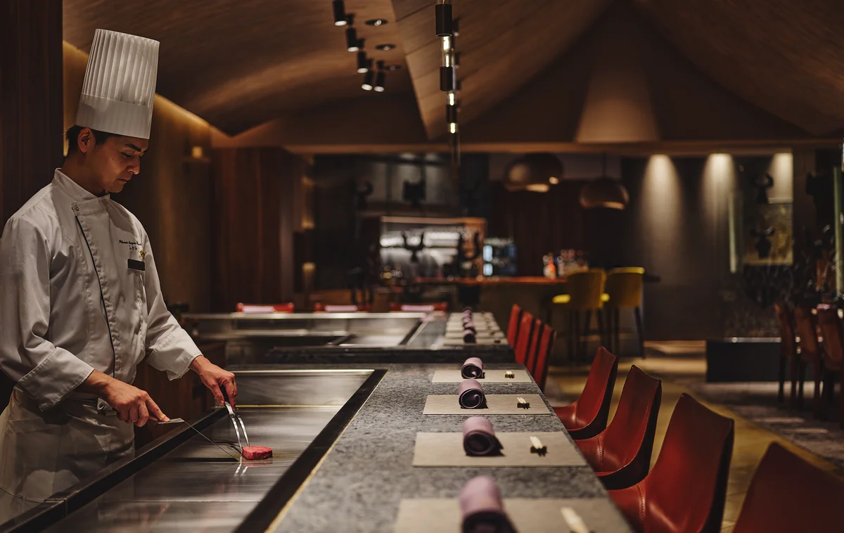 Chef of Teppanyaki restaurant "Fukami"