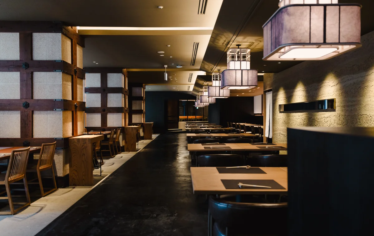 Interior view of the Japanese restaurant "Himuka"